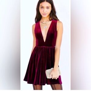 Lucca Elegant Deep V-Neck Velvet Dress in Rich Burgundy